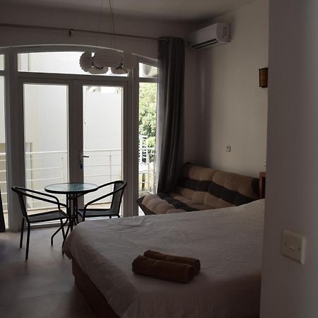 Ocean Drive Studio - Opposite The Beach غراند بايَ المظهر الخارجي الصورة