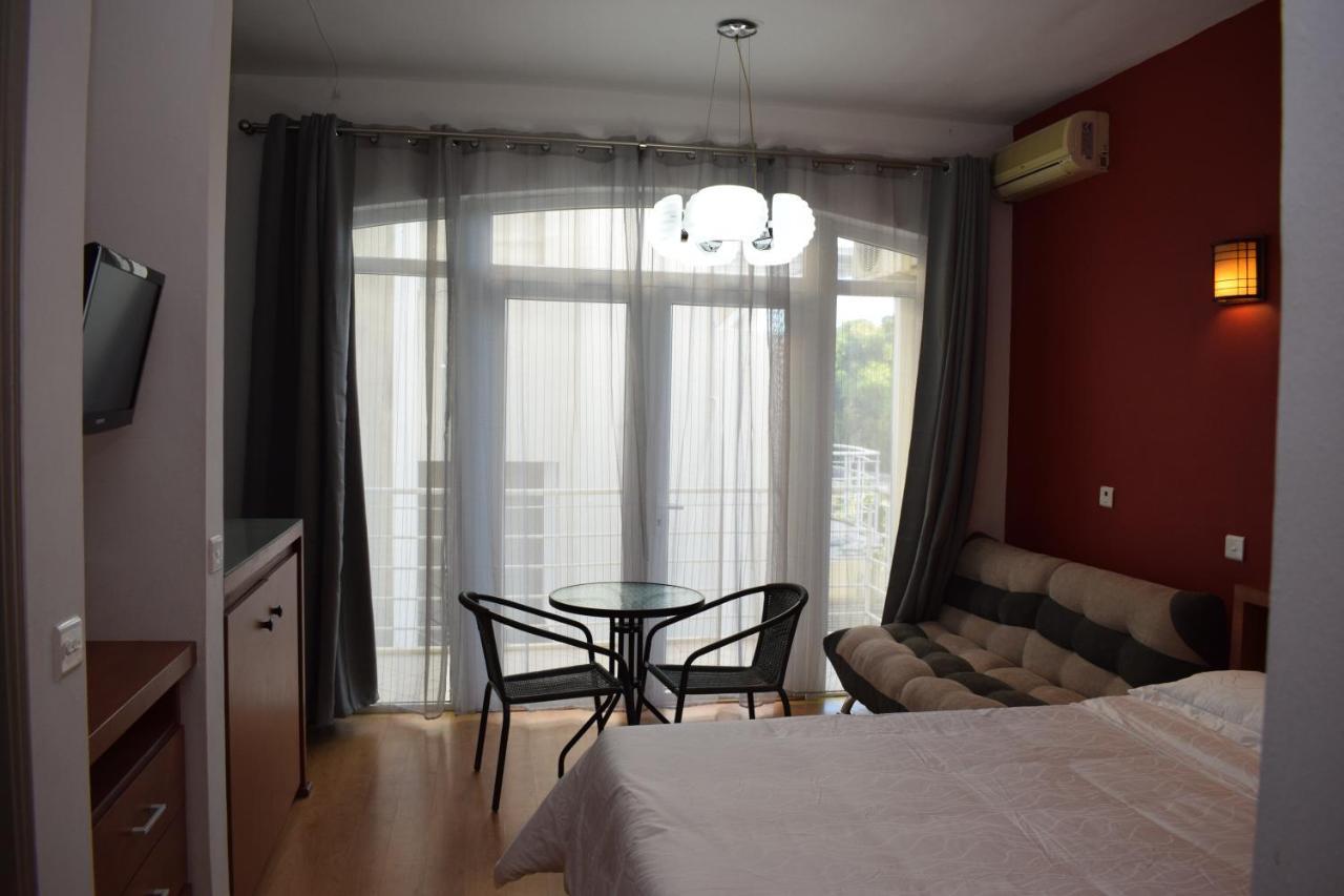 Ocean Drive Studio - Opposite The Beach غراند بايَ المظهر الخارجي الصورة