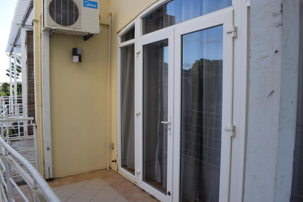 Ocean Drive Studio - Opposite The Beach غراند بايَ المظهر الخارجي الصورة